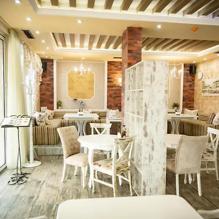 семеен прованс 호텔 아헬로이