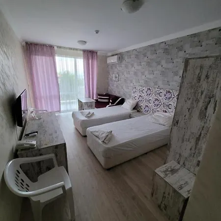 호텔 семеен прованс