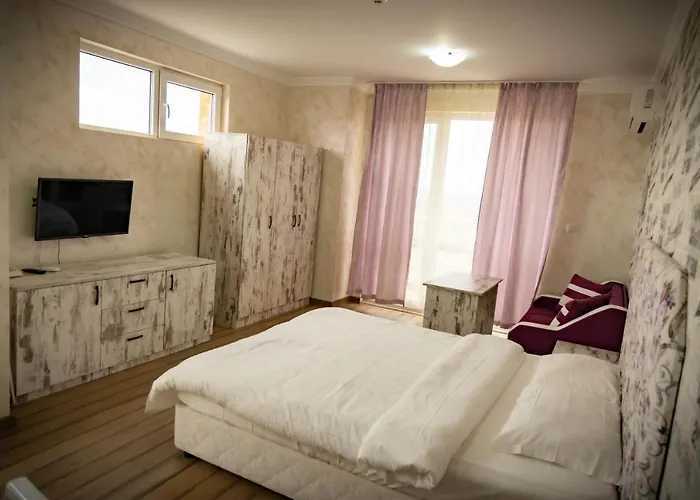 מלון семеен прованс 3*