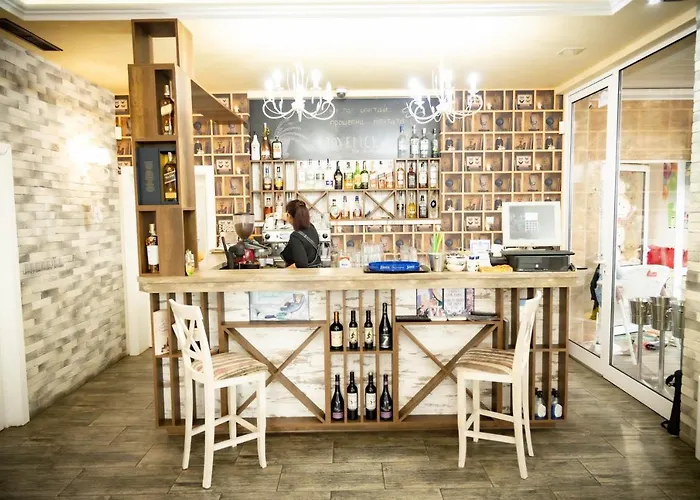 מלון семеен прованс