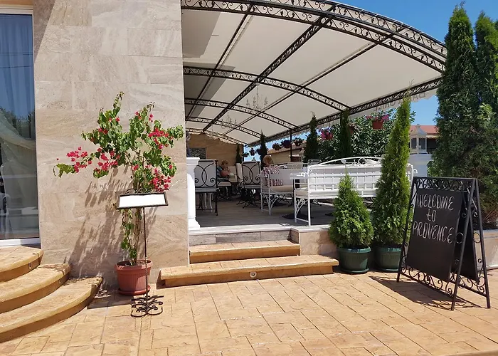 семеен прованс מלון