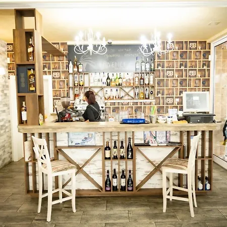 酒店 семеен прованс
