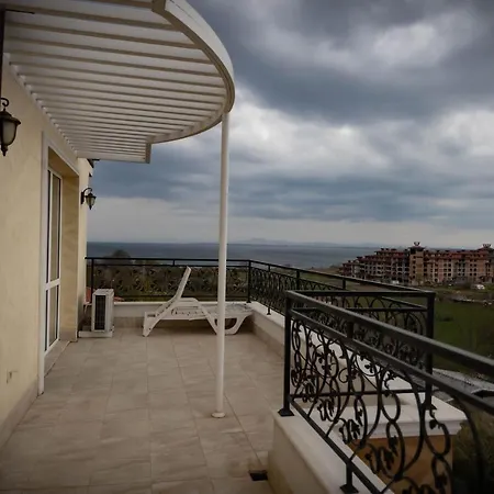 семеен прованс Hotel Acheloj