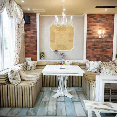 酒店 семеен прованс 3*