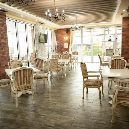 酒店 семеен прованс 3*