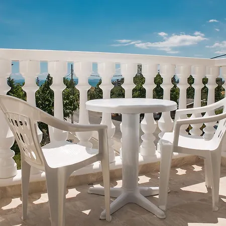 Hotel семеен прованс Aheloy