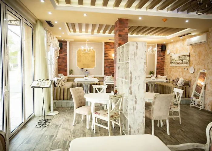 семеен прованс Hotel Aheloy