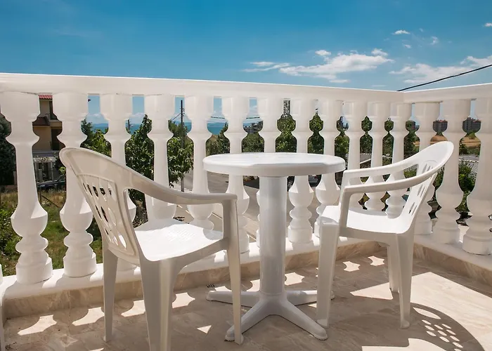 Hotel семеен прованс Aheloy